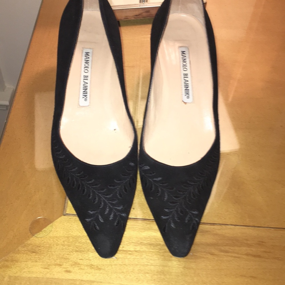 Manolo Blahnik perfect 36.5 suede pumps